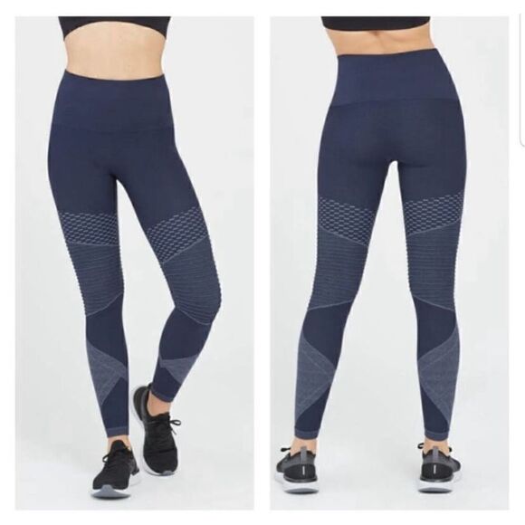 SPANX Look at Me Now Seamless Moto Leggings in Navy blue indigo sky Size M NEW - Picture 1 of 15